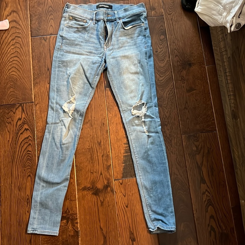 Distressed Express Skinny jeans